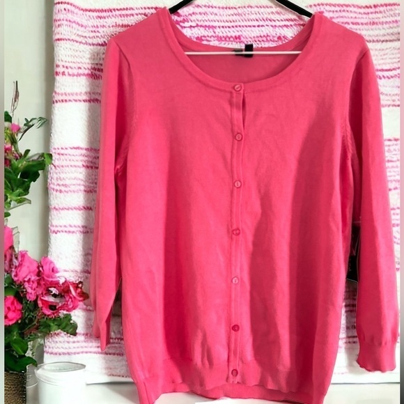 Allie & Rob Women's Hot Pink Button Front Cardigan Sweater Size L 3/4 Sleeve NWT - Picture 1 of 8
